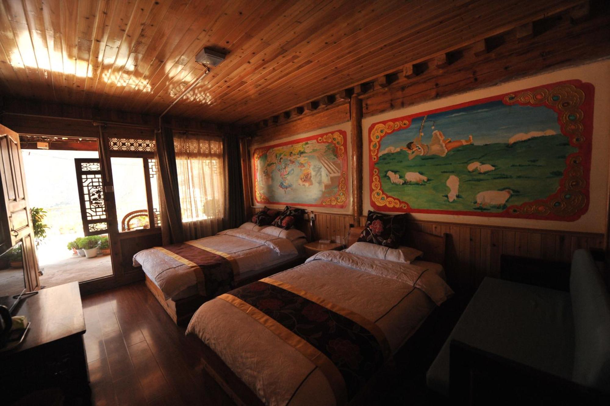 Tibet Guesthouse 虎跳峡卓玛客栈 Shangri-La Esterno foto